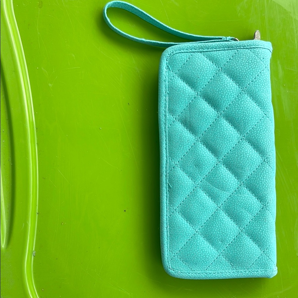 Elegant Turquoise Quilted Wristlet
